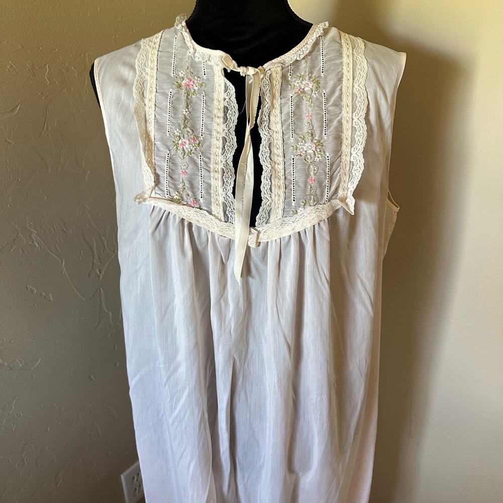Vintage Barbizon Light Pink and Floral Long Cotton Nightgown